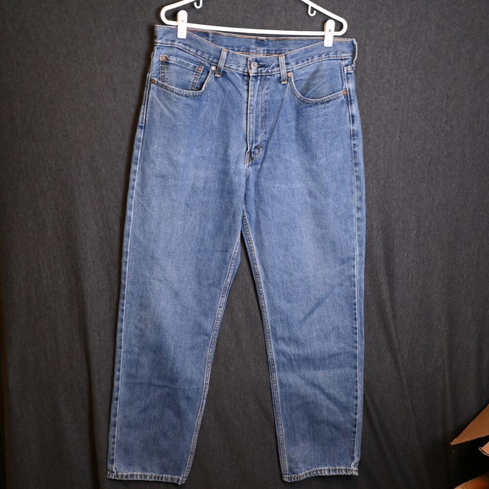 Levi's 550 Men's 36x34 (35x31 actual) Relaxed Fit Tapered Leg Distressed Jeans